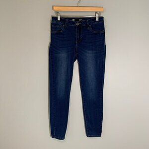 Kut from the‎ Kloth Donna ankle skinny medium wash high rise skinny jean